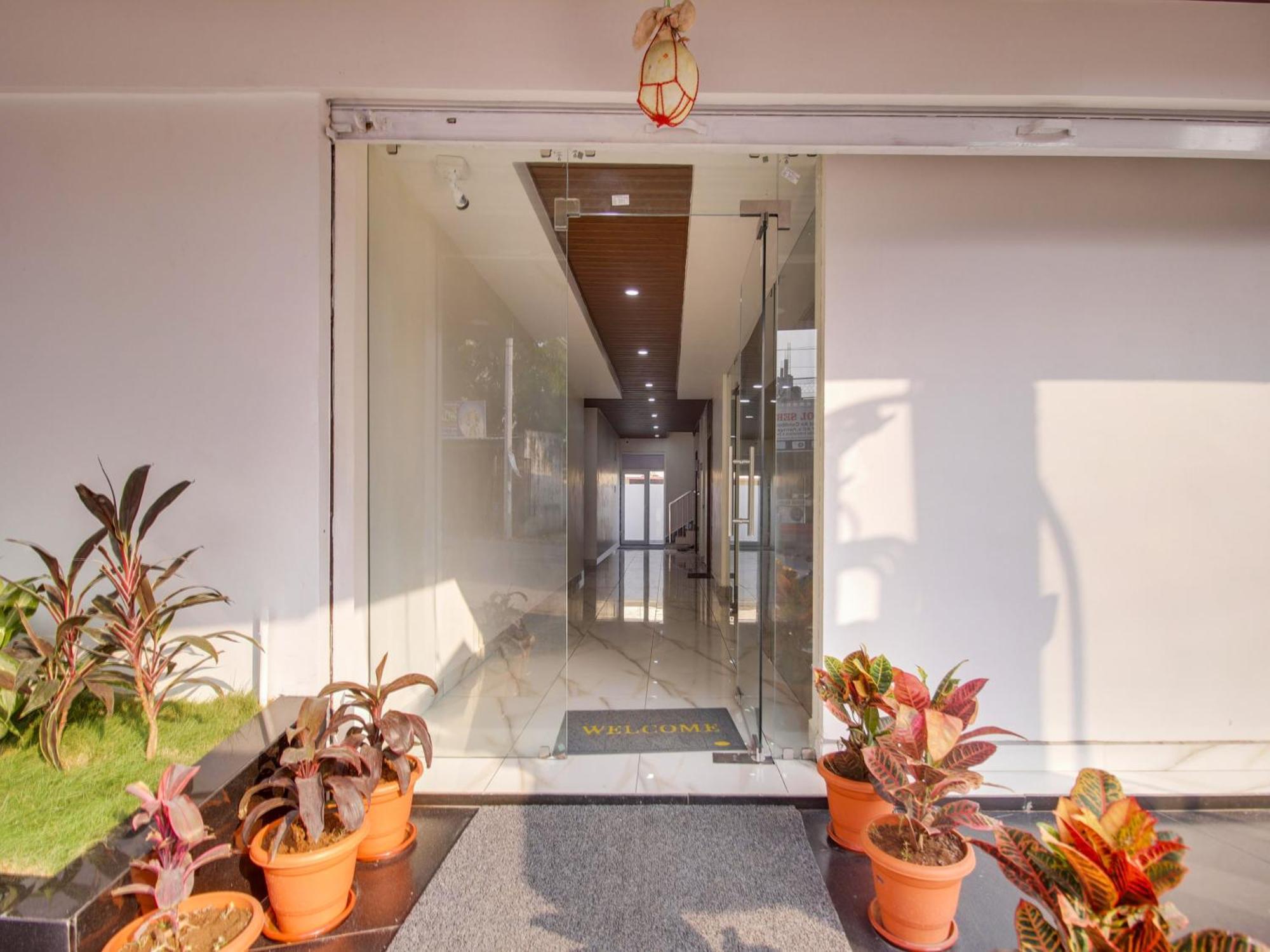 Hotel O Rr Residency Khammam エクステリア 写真